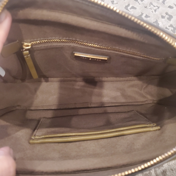 Tory Burch Kira Quilted Camera Bag in Toasted Sesame - Picture 9 of 11